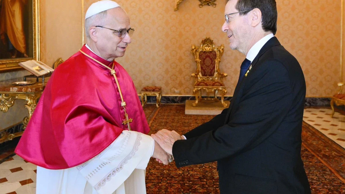 File photo: Pope Leo XIV resumes tradition and arrives Castel Gandolfo fo…
