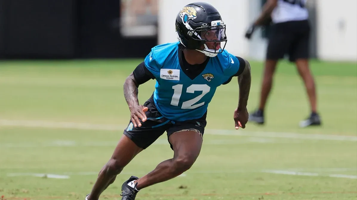 File photo: Jaguars news: Travis Hunter's rookie contract makes unique NFL history