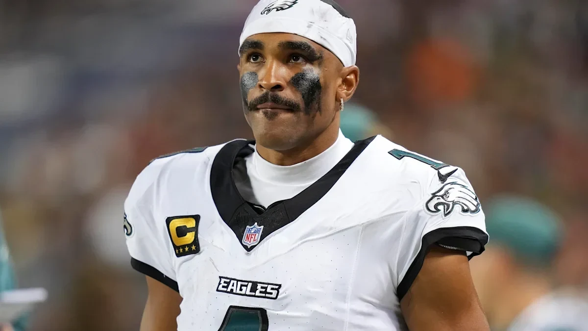 File photo: Eagles place Jalen Hurts on injured reserve [UPDATED] - Yahoo Sports