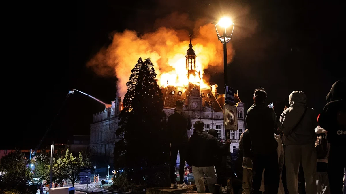 File photo: France reels after 'unprecedented' violent riots